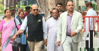 সড়ক পথে বাংলাদেশে পৌঁছেছেন ভারতের নতুন হাইকমিশনার দীনেশ ত্রিবেদী